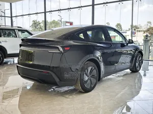New Tesla Model Y Long Range RWD 2025 Black