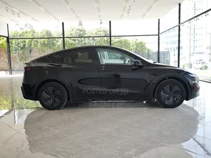 New Tesla Model Y Long Range RWD 2025 Black
