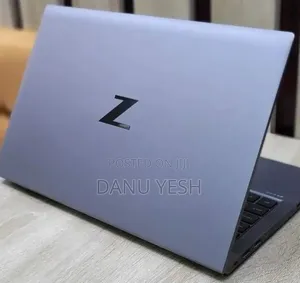 New Laptop HP ZBook Firefly G8 16GB Intel Core I7 SSD 512GB
