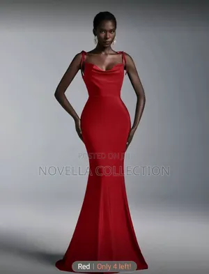 Elegant Spaghetti Strap Backless Wedding Dress With Bowknot Decoration