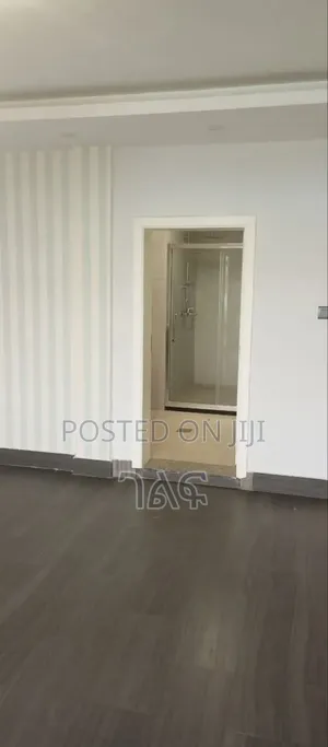 7bdrm Apartment in የሚሸጥ ቤት አያት ጅ+2, Bole for sale