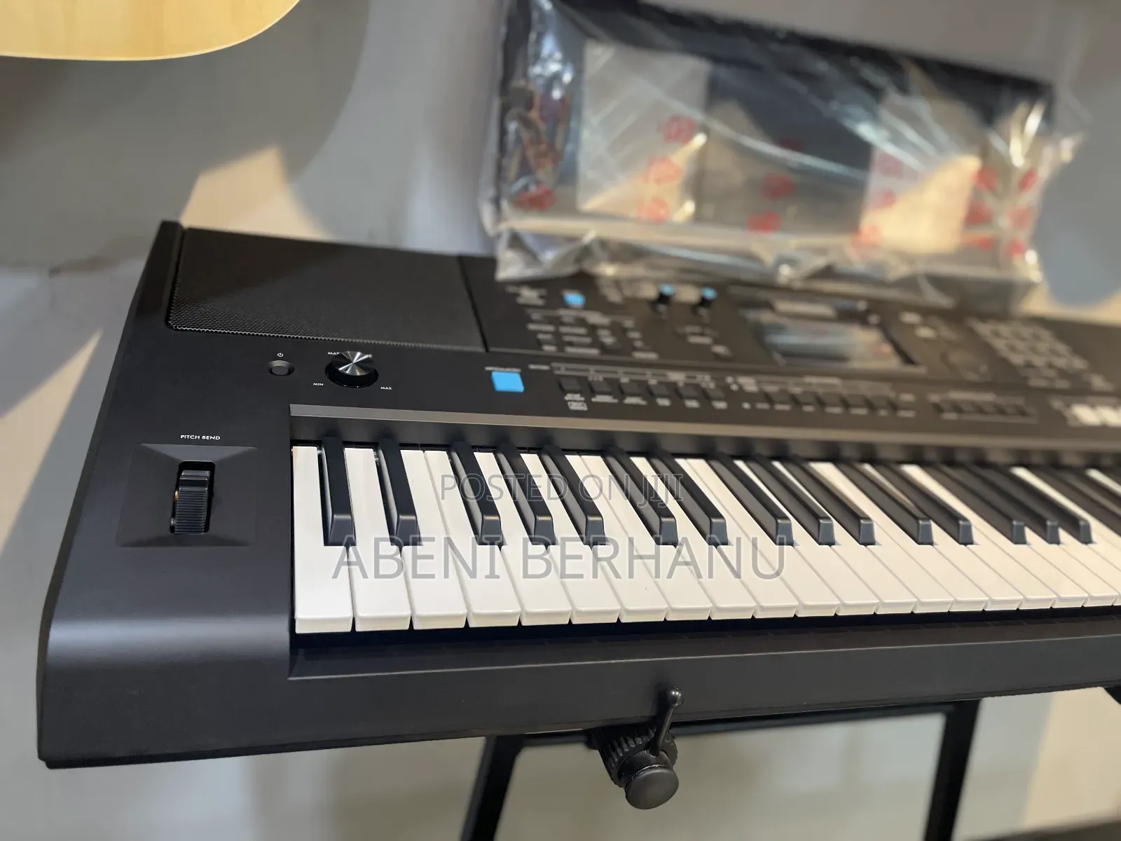 Yamaha E473 Keyboard