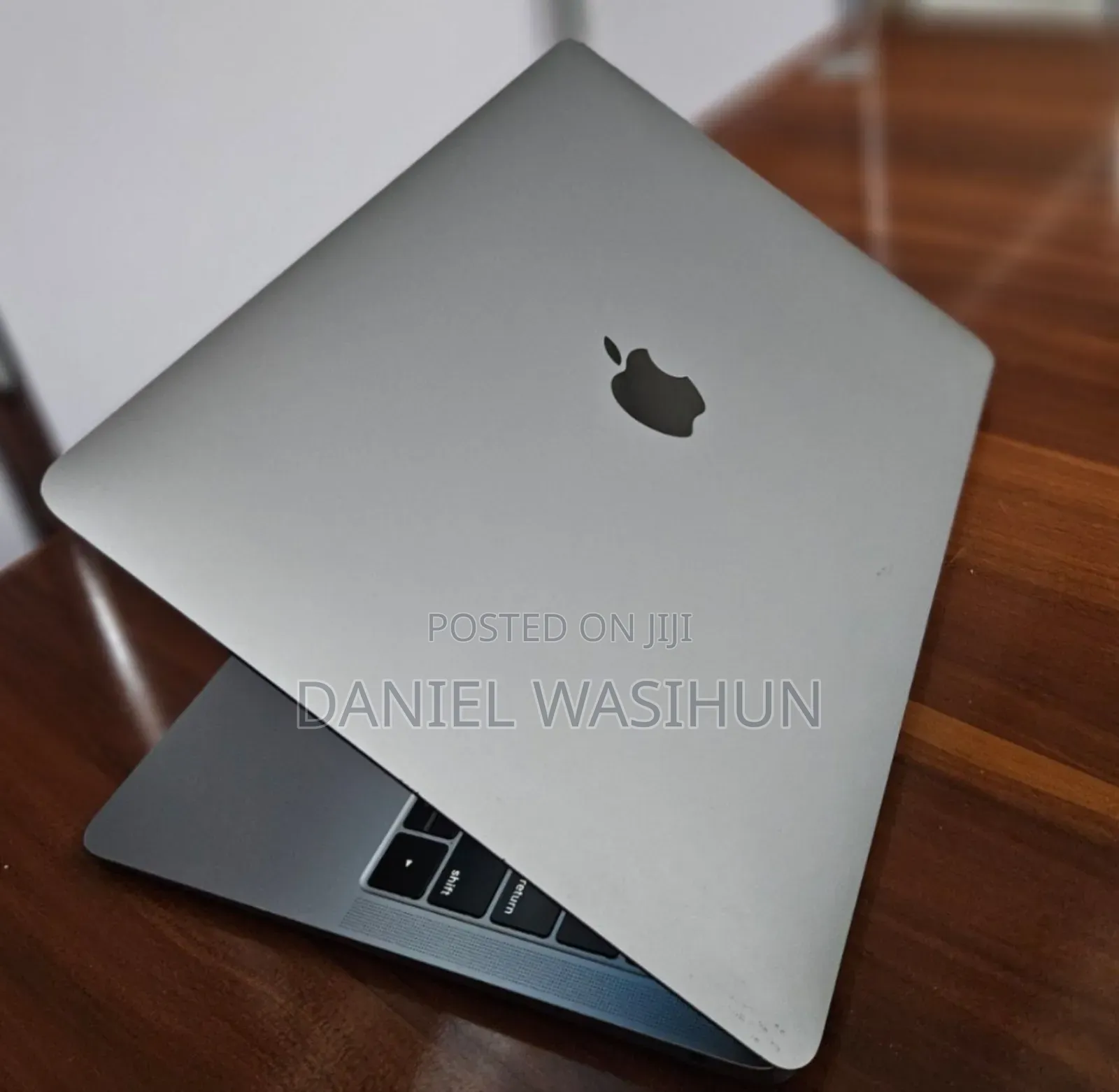 New Laptop Apple MacBook Pro 2019 8GB Intel Core I5 SSD 128GB