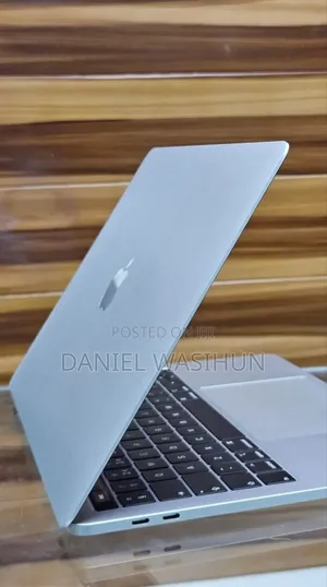 New Laptop Apple MacBook Pro 2019 8GB Intel Core I5 SSD 128GB