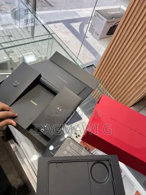 New Huawei Mate XT Ultimate Design 512 GB Red