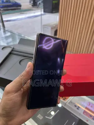 New Huawei Mate XT Ultimate Design 512 GB Red