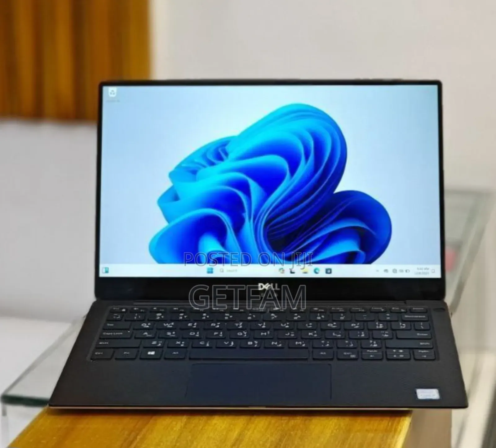 New Laptop Dell XPS 15 8GB Intel SSD 512GB