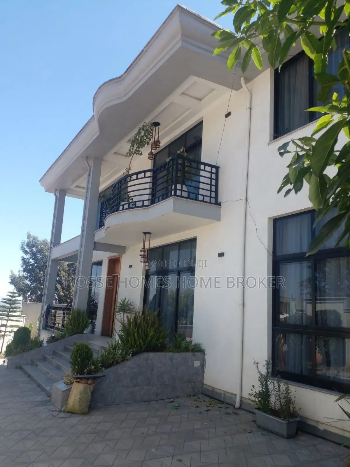 የሚሸጥ ገደራ አከባቢ 500 M2 B+g+1 የሆነ ባንክ 28 ሚሊዮን ለጁ 27 ሚሊዮን