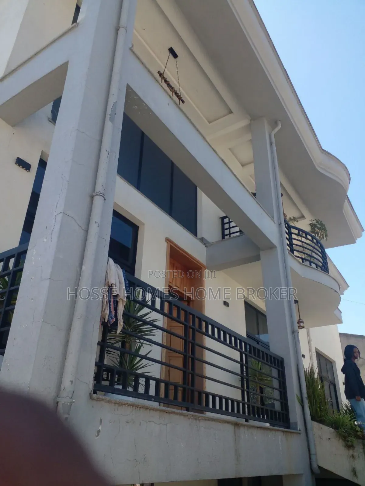 የሚሸጥ ገደራ አከባቢ 500 M2 B+g+1 የሆነ ባንክ 28 ሚሊዮን ለጁ 27 ሚሊዮን