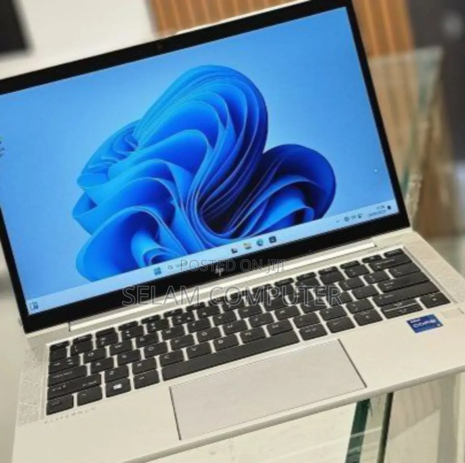 New Laptop HP EliteBook 830 16GB Intel Core I7 SSD 512GB