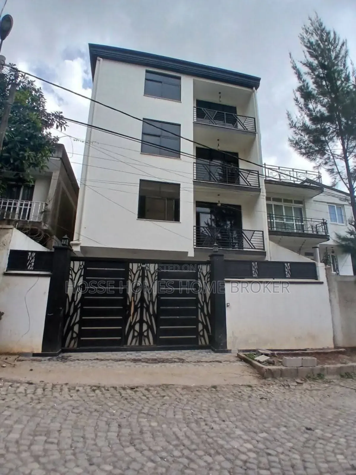 Furnished 6bdrm Townhouse/Terrace in ሰሚት ዋሺንግተን, Bole for sale