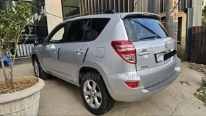 Toyota RAV4 2012 Silver