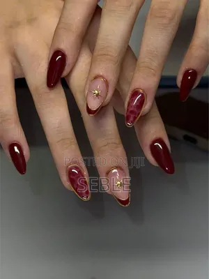Nail (Arteficial)