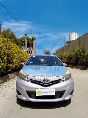 Toyota Yaris 2011 Silver