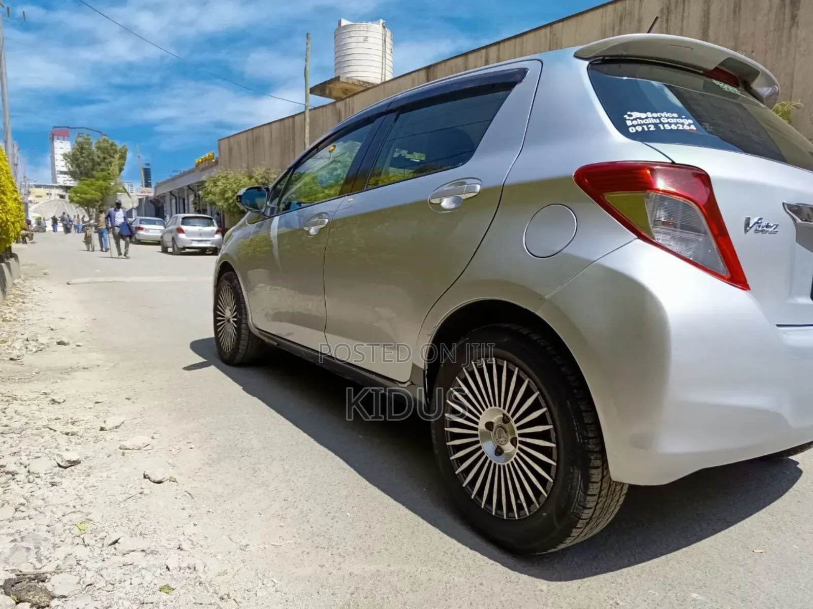 Toyota Yaris 2011 Silver