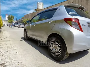 Toyota Yaris 2011 Silver