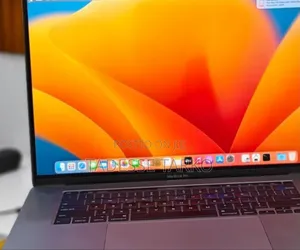 New Laptop Apple MacBook Pro 2019 16GB Intel Core I7 SSD 512GB