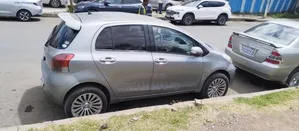 Toyota Yaris 2010 Gray