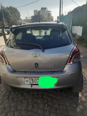 Toyota Yaris Base Hatchback 3dr 2010 Silver