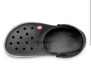 Crocs Classic Clog – Comfort That Hits Different