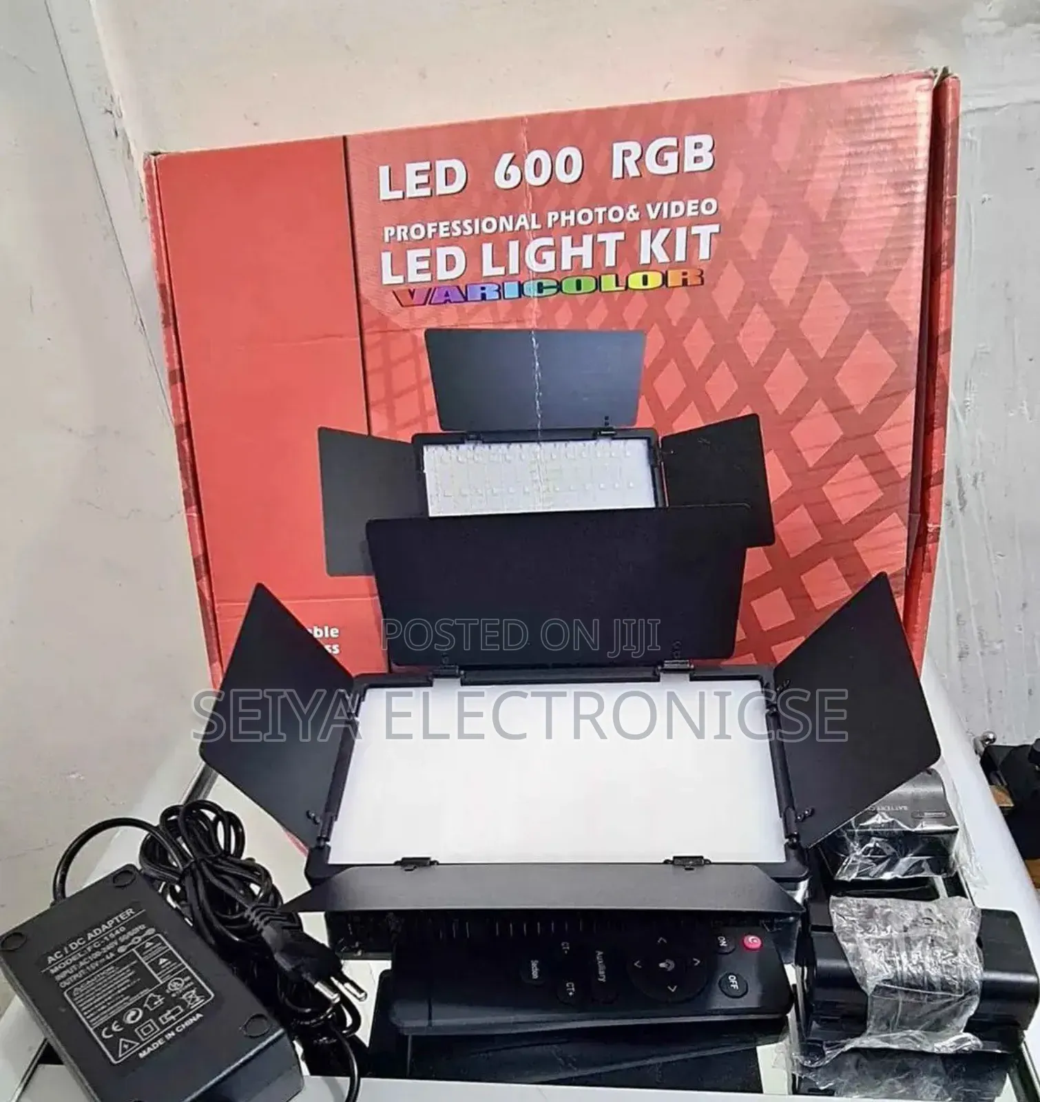 Camera Light Led 600 Light for Photography With Stand Adjustment