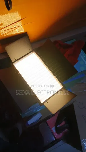 Camera Light Led 600 Light for Photography With Stand Adjustment