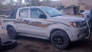 Toyota Hilux 2008 White