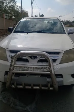 Toyota Hilux 2008 White