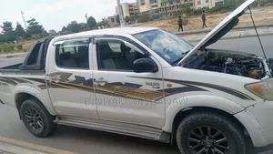 Toyota Hilux 2008 White
