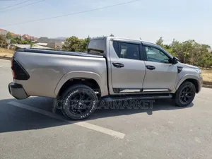 Toyota Hilux Revo Double Cab Deisel 2.4 AWD 2020 Gray