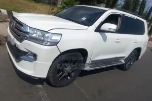 Toyota Land Cruiser 4.5 V8 TD STD 2011 White