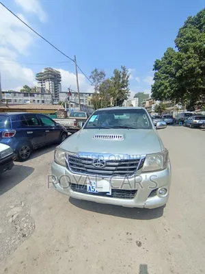 Toyota Hilux 2013 Silver