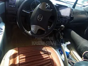 Toyota Hilux 3.0 D-4D 4x4 2013 Silver