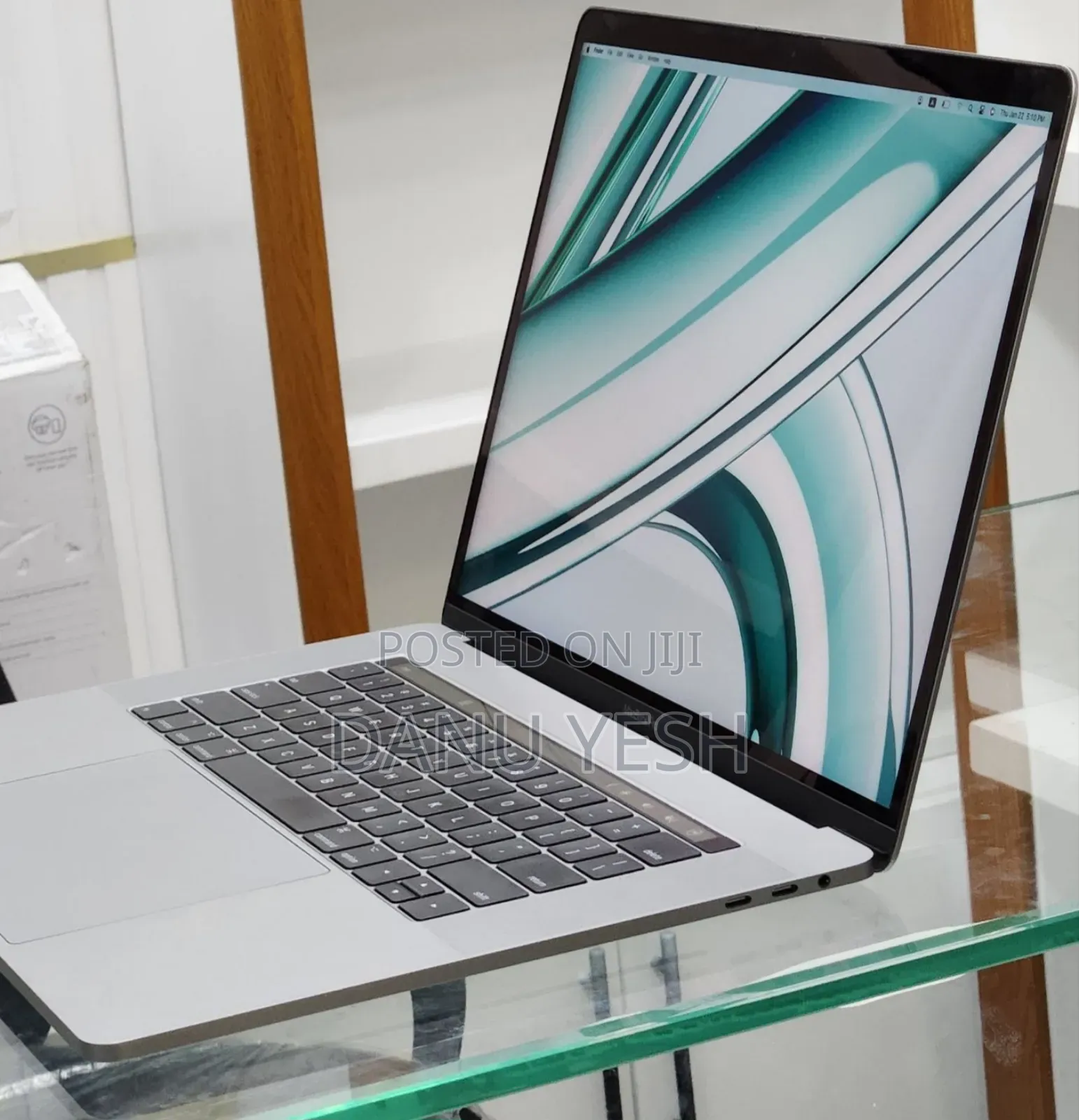 New Laptop Apple MacBook Pro 2017 16GB Intel Core I7 SSD 512GB