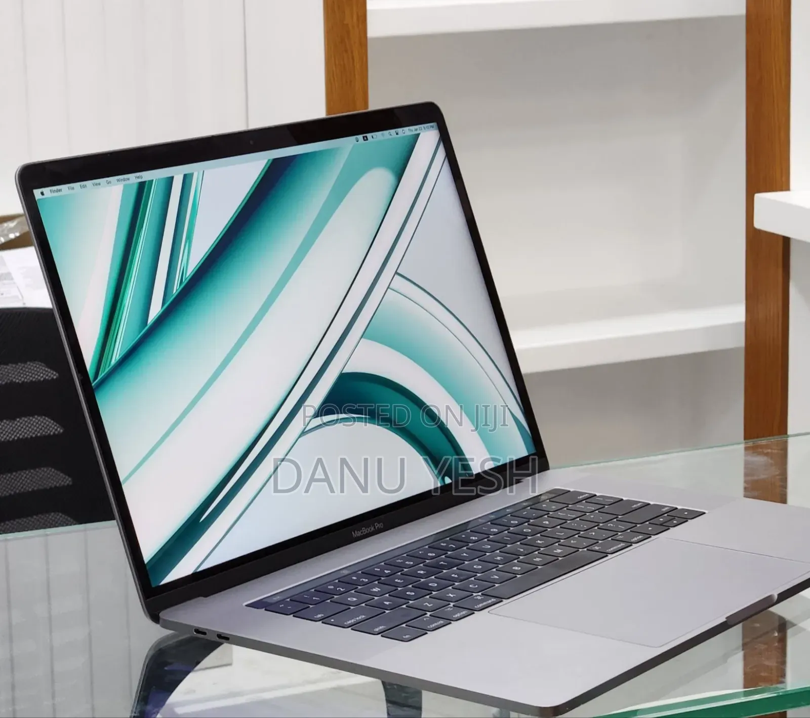 New Laptop Apple MacBook Pro 2017 16GB Intel Core I7 SSD 512GB