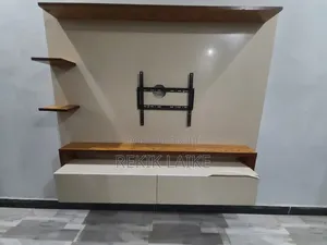 Tv Stand የግድግዳ ተለጣፊ