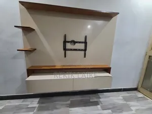 Tv Stand የግድግዳ ተለጣፊ