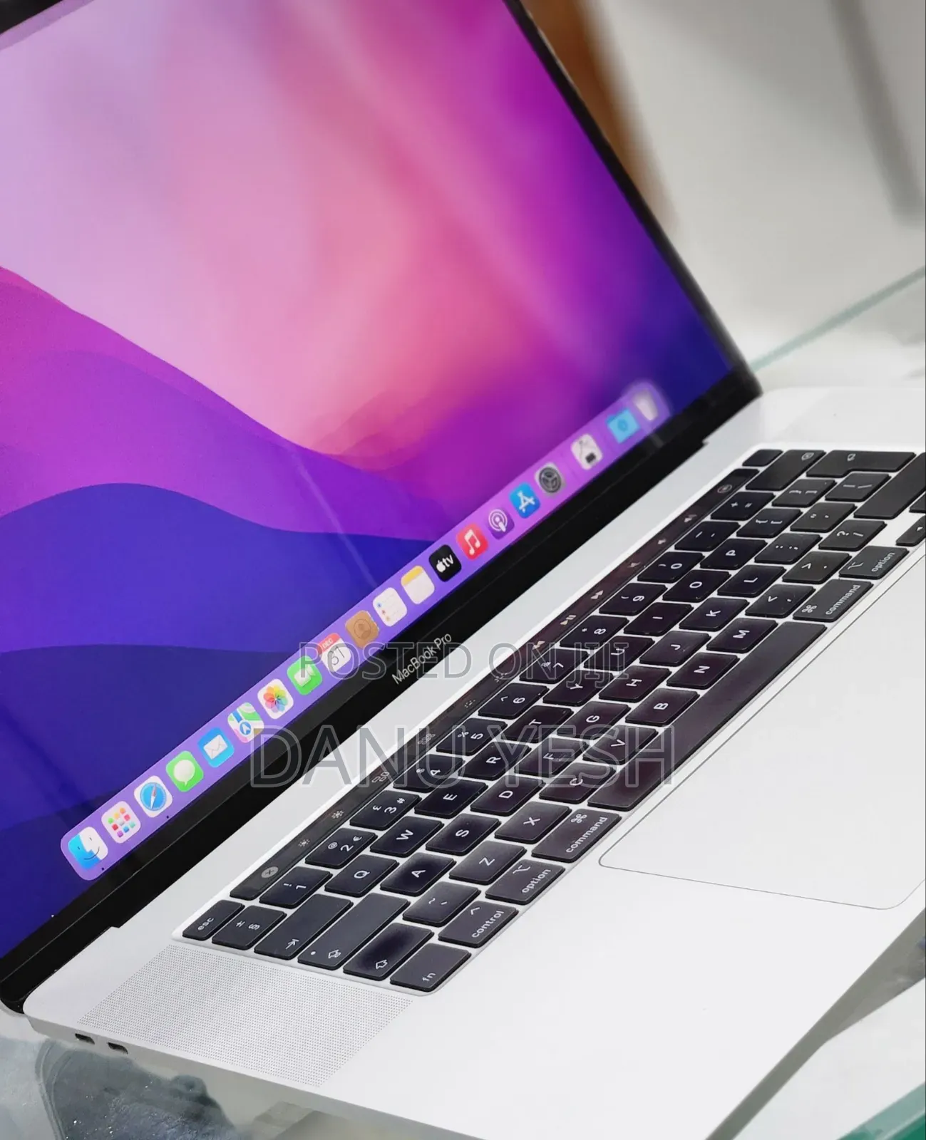 New Laptop Apple MacBook Pro 2019 16GB Intel Core I7 SSD 512GB