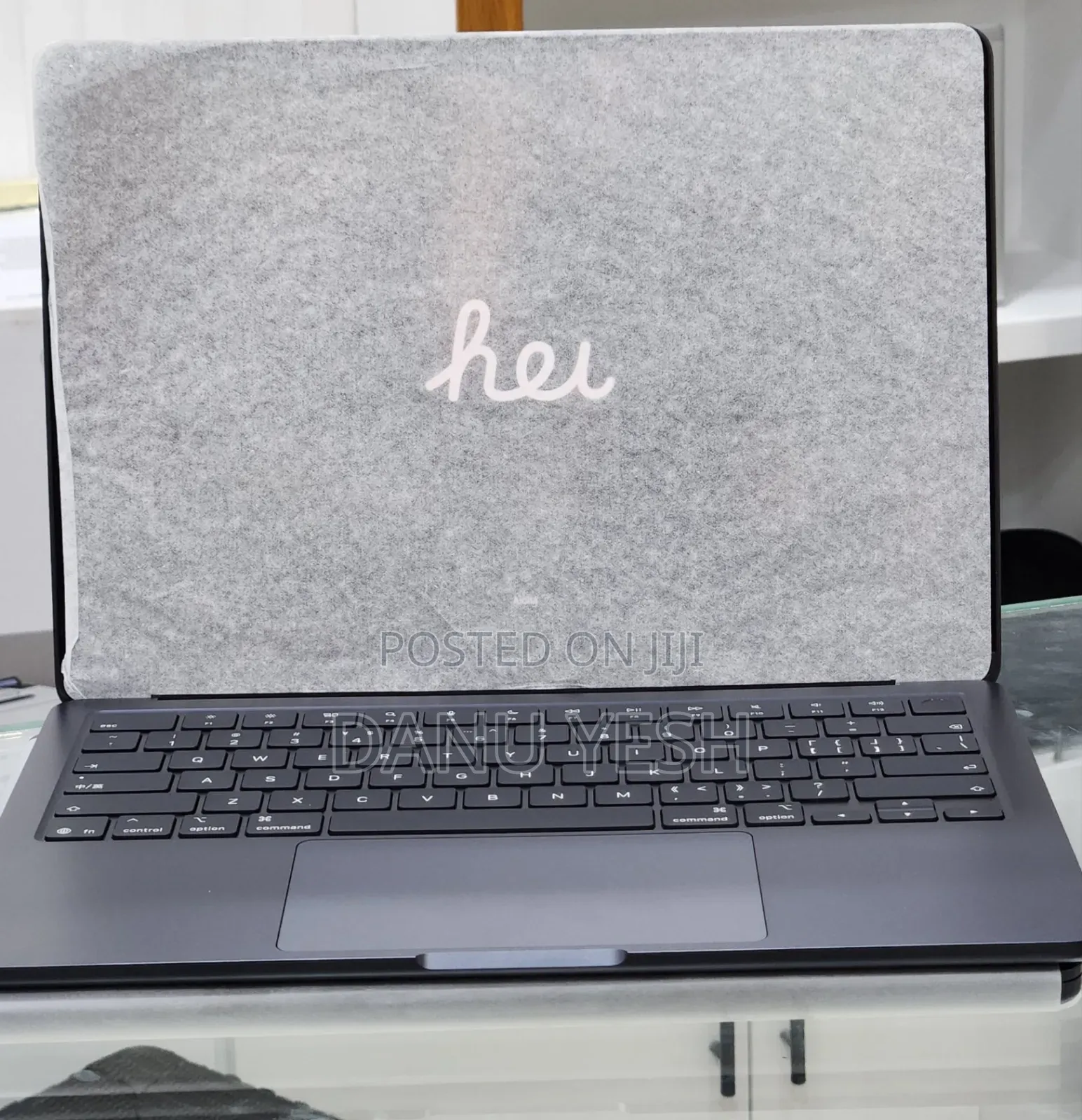 New Apple MacBook Air 2024 M3 15-Inch 16GB Intel Core I7 SSD 256GB