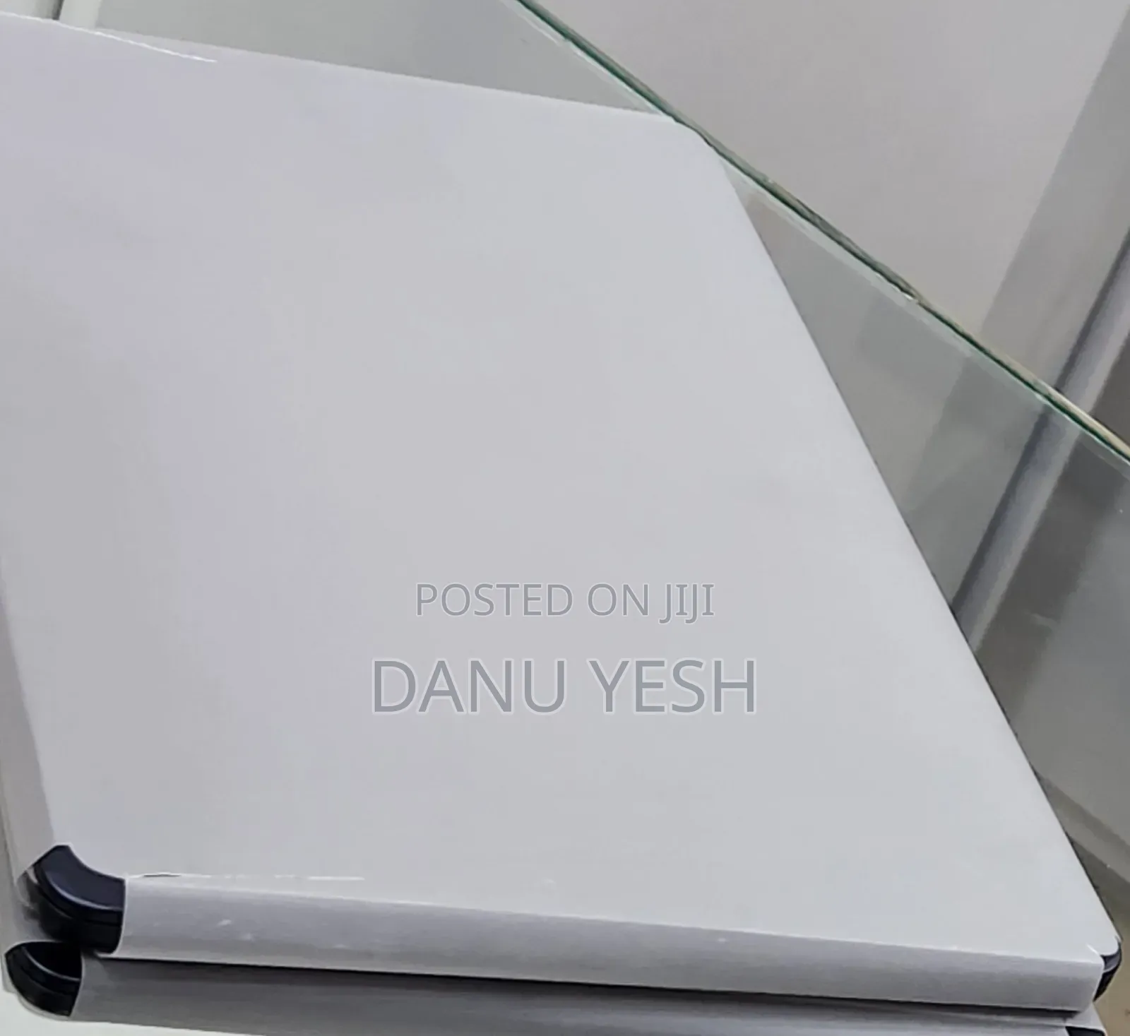 New Apple MacBook Air 2024 M3 15-Inch 16GB Intel Core I7 SSD 256GB