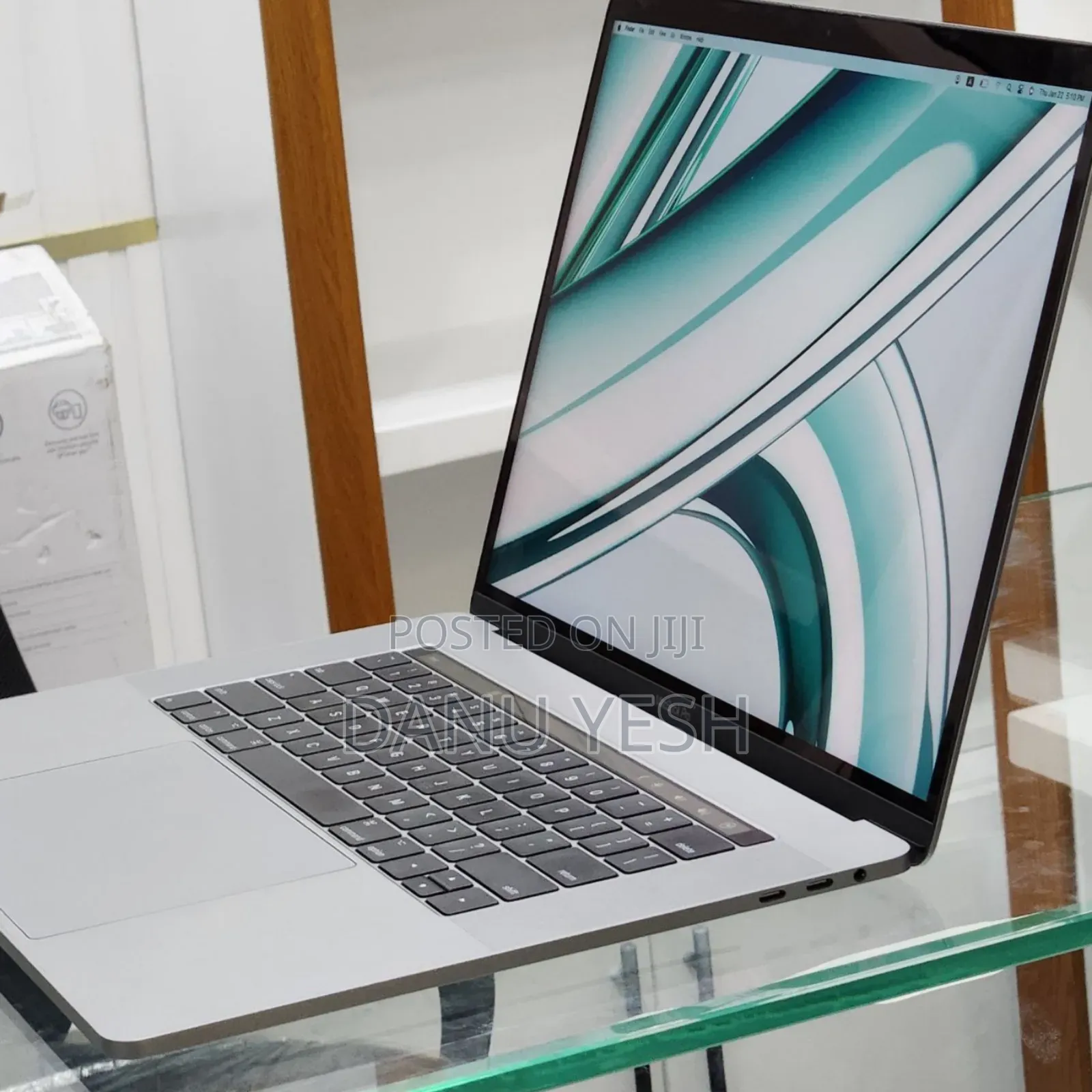 New Laptop Apple MacBook Pro 2017 16GB Intel Core I7 SSD 512GB