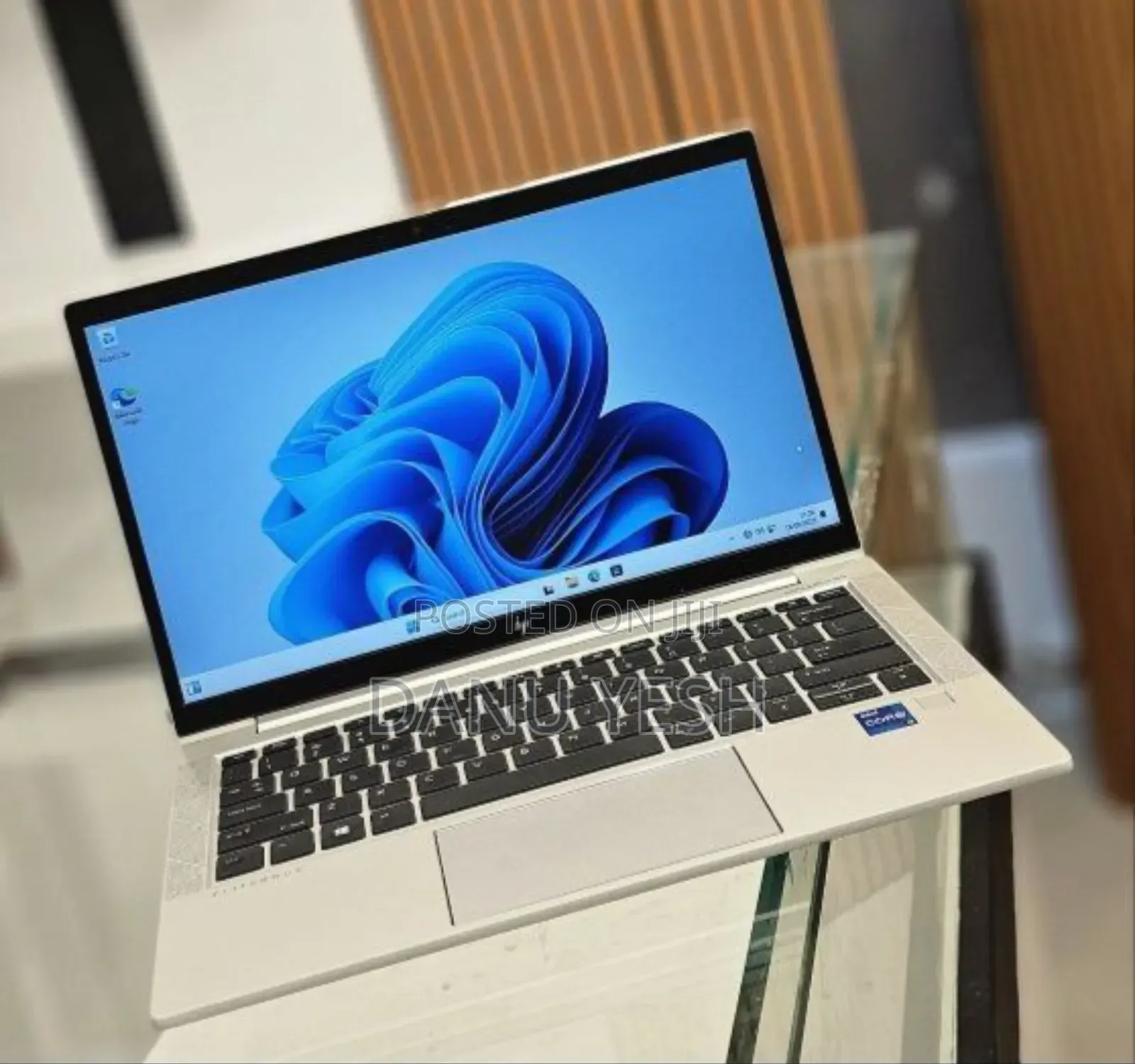 New Laptop HP EliteBook 830 G8 16GB Intel Core I7 SSD 512GB