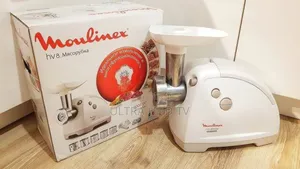 Moulinex Hv8 Meat Mincer (Grinder). It Has a Powerful 2000w Motor.
