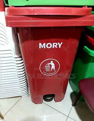 Mory Plastic Garbage Bin With a Pedal and Wheels.