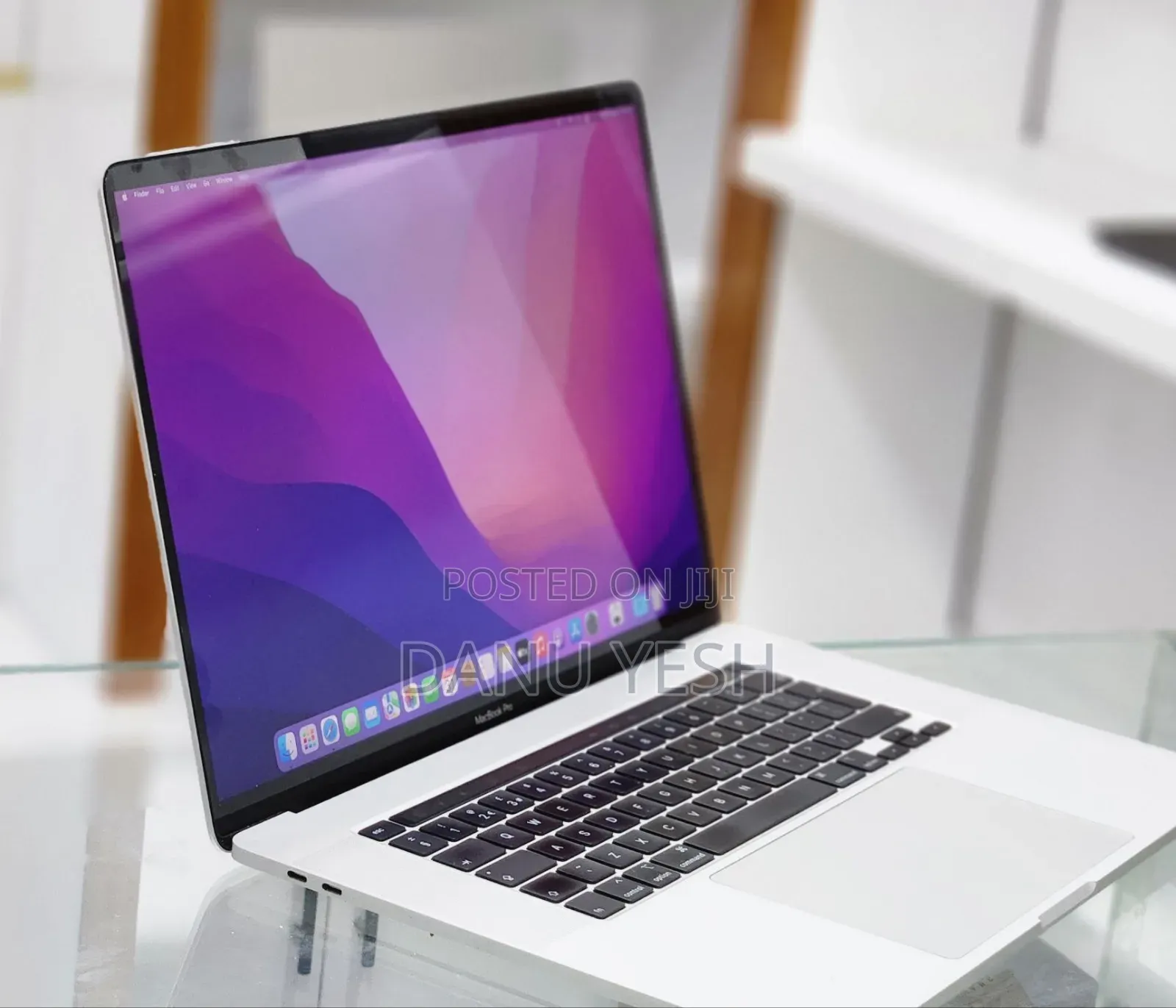 New Laptop Apple MacBook Pro 2019 16GB Intel Core I7 SSD 512GB