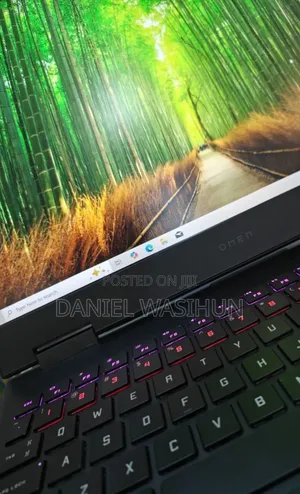 New Laptop HP 15-Dy2075tg 16GB Intel Core I7 SSD 512GB