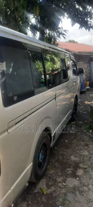 Toyota HiAce 2007 Silver
