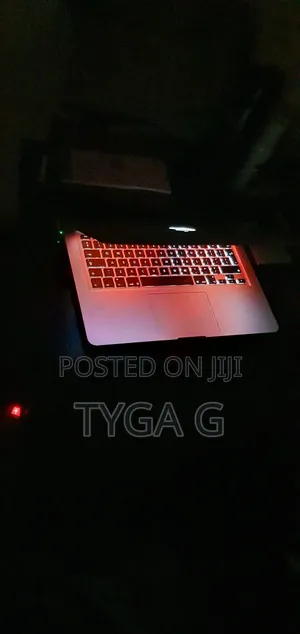 Laptop Apple MacBook Pro 2011 4GB Intel Core I5 HDD 256GB