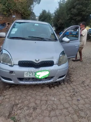 Toyota Vitz 2004 Silver