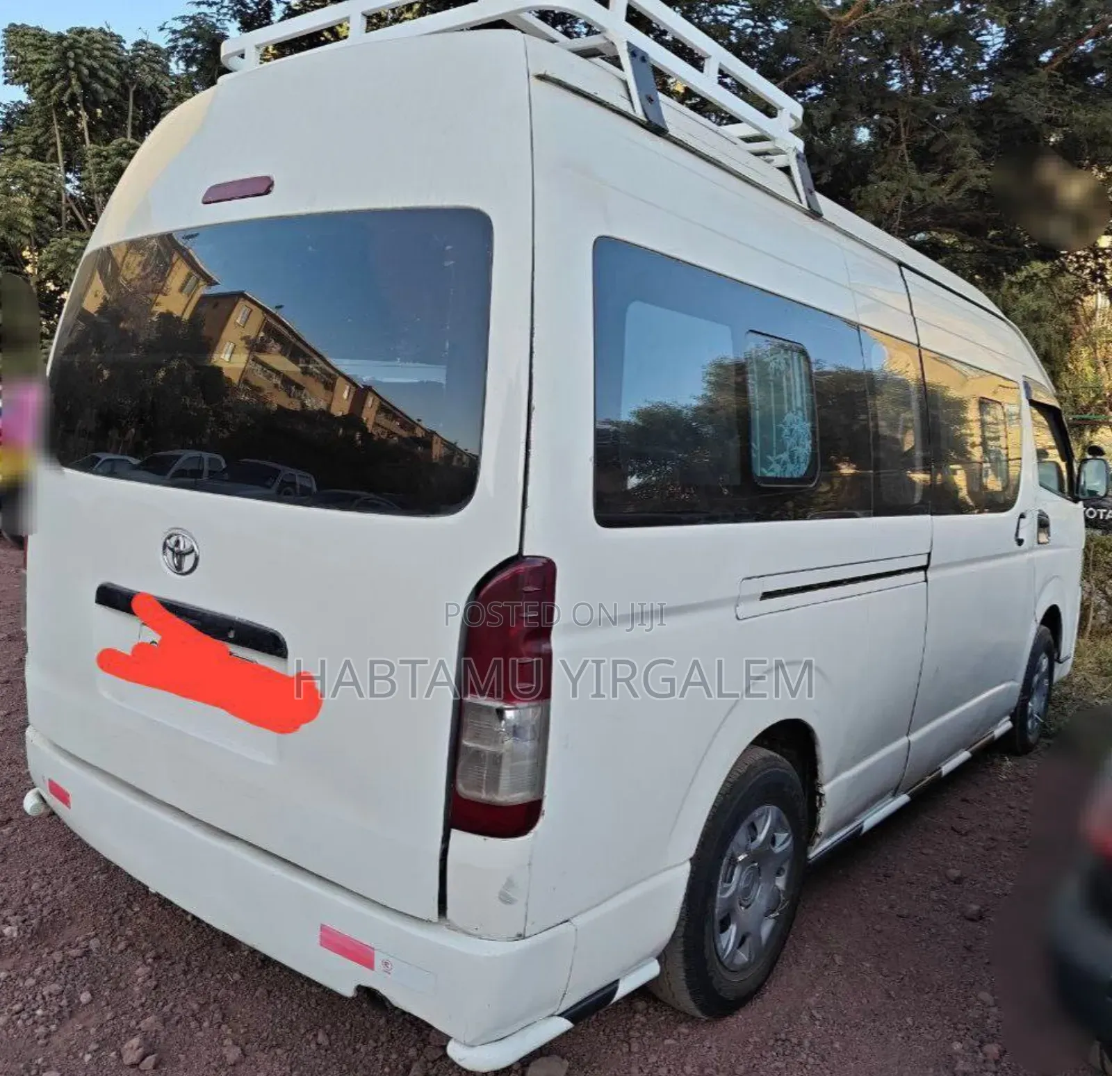 Toyota HiAce 2014 White